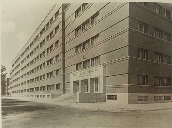 Reseña Histórica del Departamento de Química Física